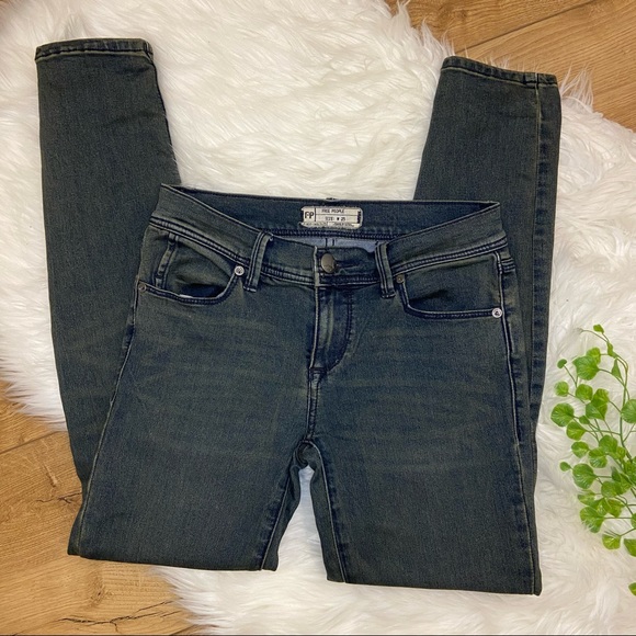 FREE PEOPLE Faded Black Mid-Rise Skinny Jeans - Picture 3 of 8